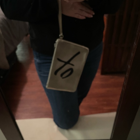 Banana Republic leather wristlet - Picture 5 of 5